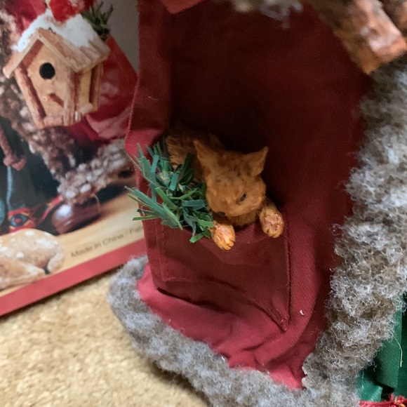 Kirkland Signatures Fabric Mache Classical Santa w/ tiny laying Reindeer Vintage - Picture 10 of 16